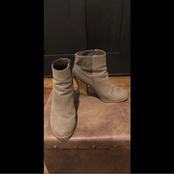 “Call it spring” women’s Grey/brown half boots with mesh leather siding size 8 - Picture 8 of 14